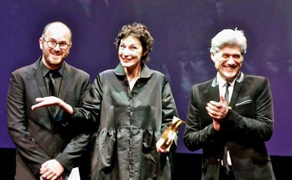 Georges presents Best Actress award to Jeanne Balibar at the 23rd «Lumières Awards» in Paris